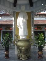 tuong-da-thich-nu-huong-trang-duoc-dung-tai-den-tho-cong-chua-huyen-tran-o-hue-anh-phanxipang