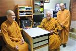 tu-trai-sang-ht-phuong-truong-phap-bao-thay-ajahn-brahm-va-tt-tru-tri-t-pho-huan