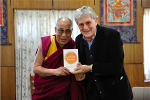 cu-si-robert-thurman-va-duc-dat-lai-lat-ma