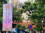 dau-hieu-mua-phat-dan-vesak-ve-tren-pho-ha-noi