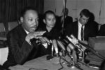 thien-su-thich-nhat-hanh-va-muc-su-martin-luther-king-o-mot-hop-bao-tai-chicago-my-hom-31-5-1966-ap