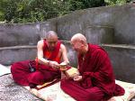 garchen-va-nubpa-rinpoche-voi-banh-xe-cau-nguyen